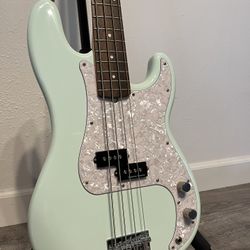 Squier Classic Vibe P Bass