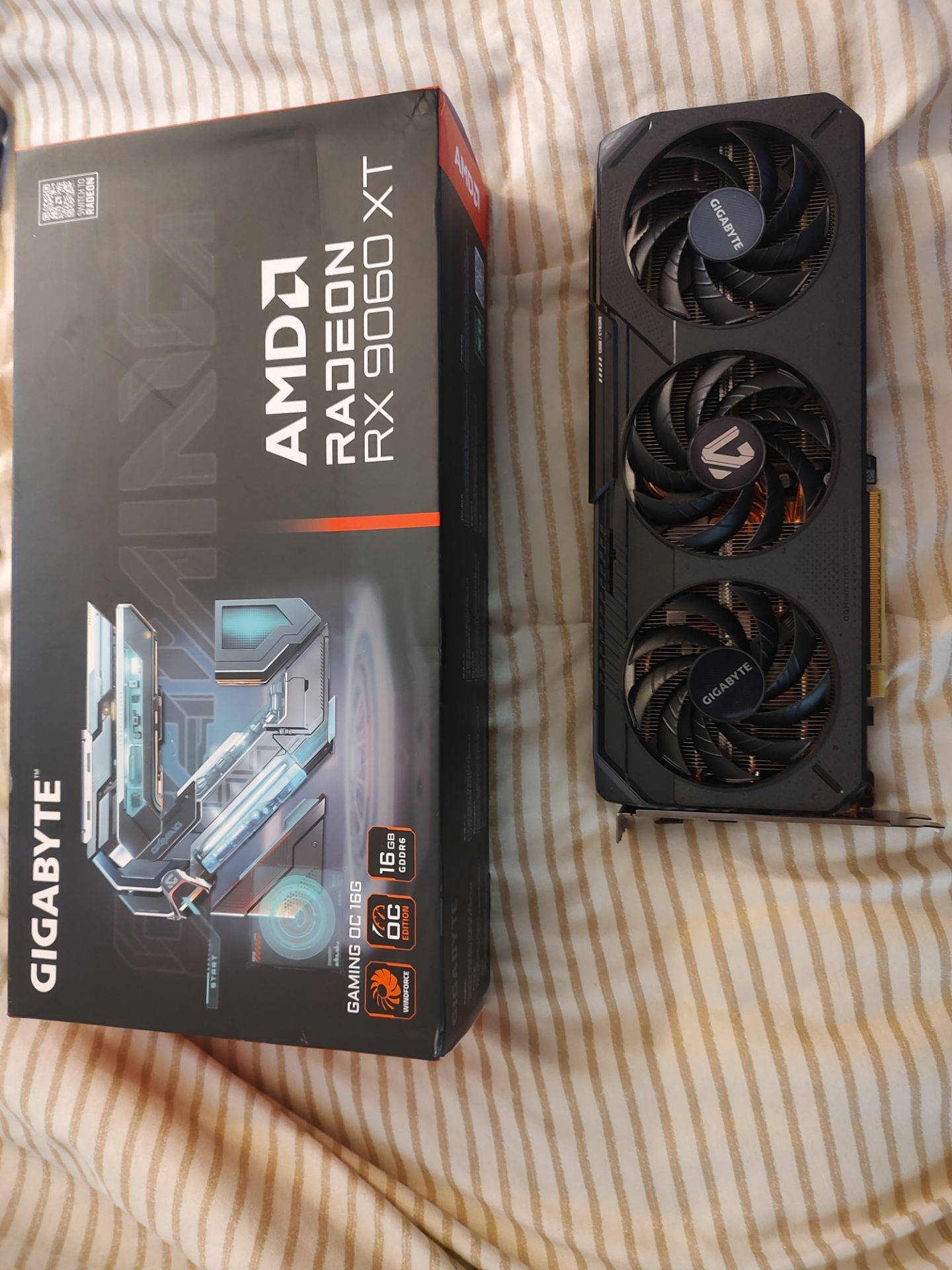 Gigabyte RX 9060 XT 16GB