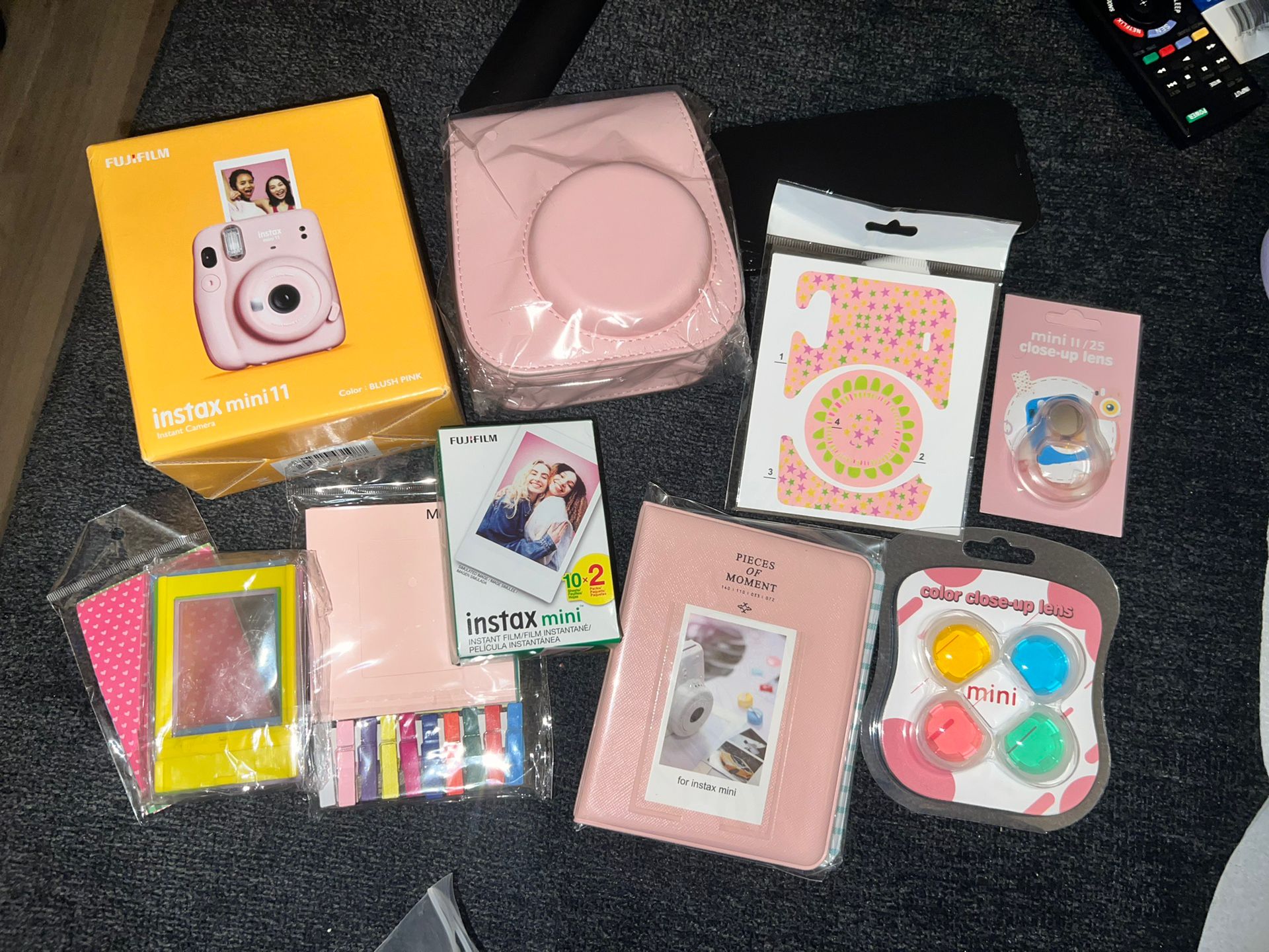 Fujifilm Instamax Camera Bundle NEW