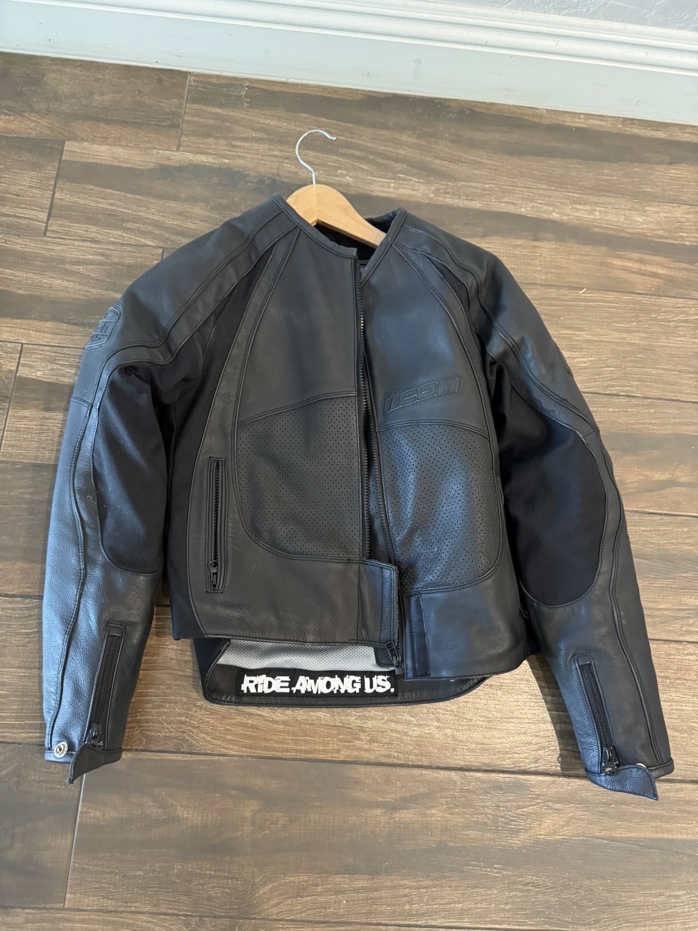 Women small leather motorbike jacket