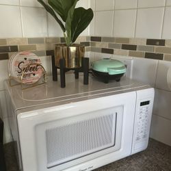 Microwave $20