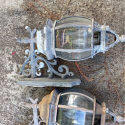 3 Outdoor Lights