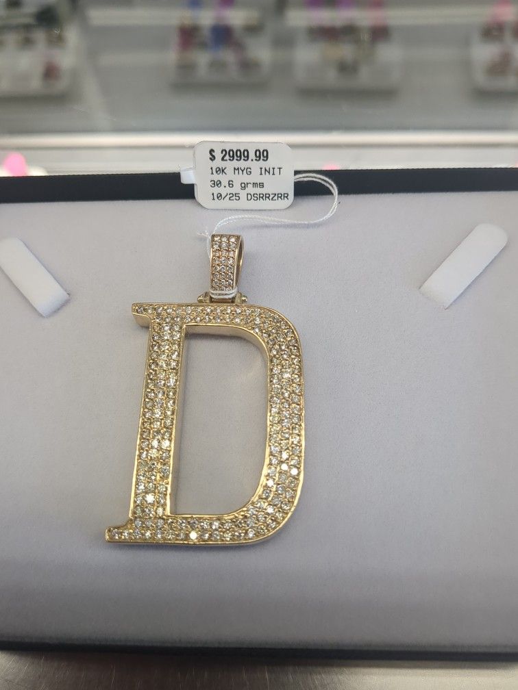 10k Solid Gold Diamond Pendant 30.6 Grams Layway Available 10% Down If You Interested Please Make Sure You Ask For Maribel Thank You