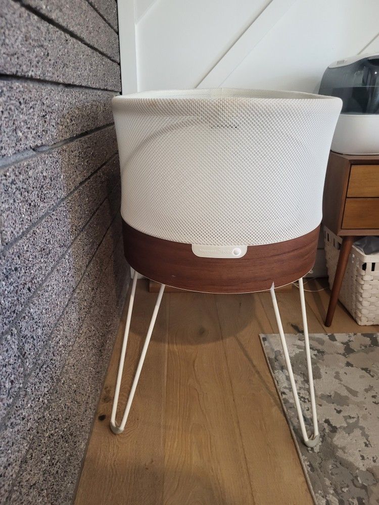 SNOO Smart Sleeper Bedside Bassinet With Automatic Rocking