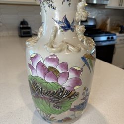 Chinese  ceramic vase