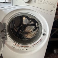 Whirpool Duet Washer And gas Dryer 