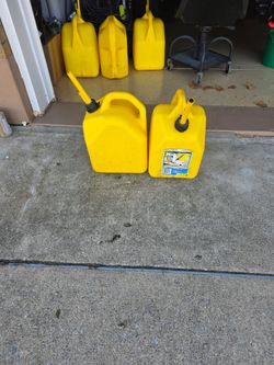 Yellow Plastic Diesel Fuel Cans – Set of 2