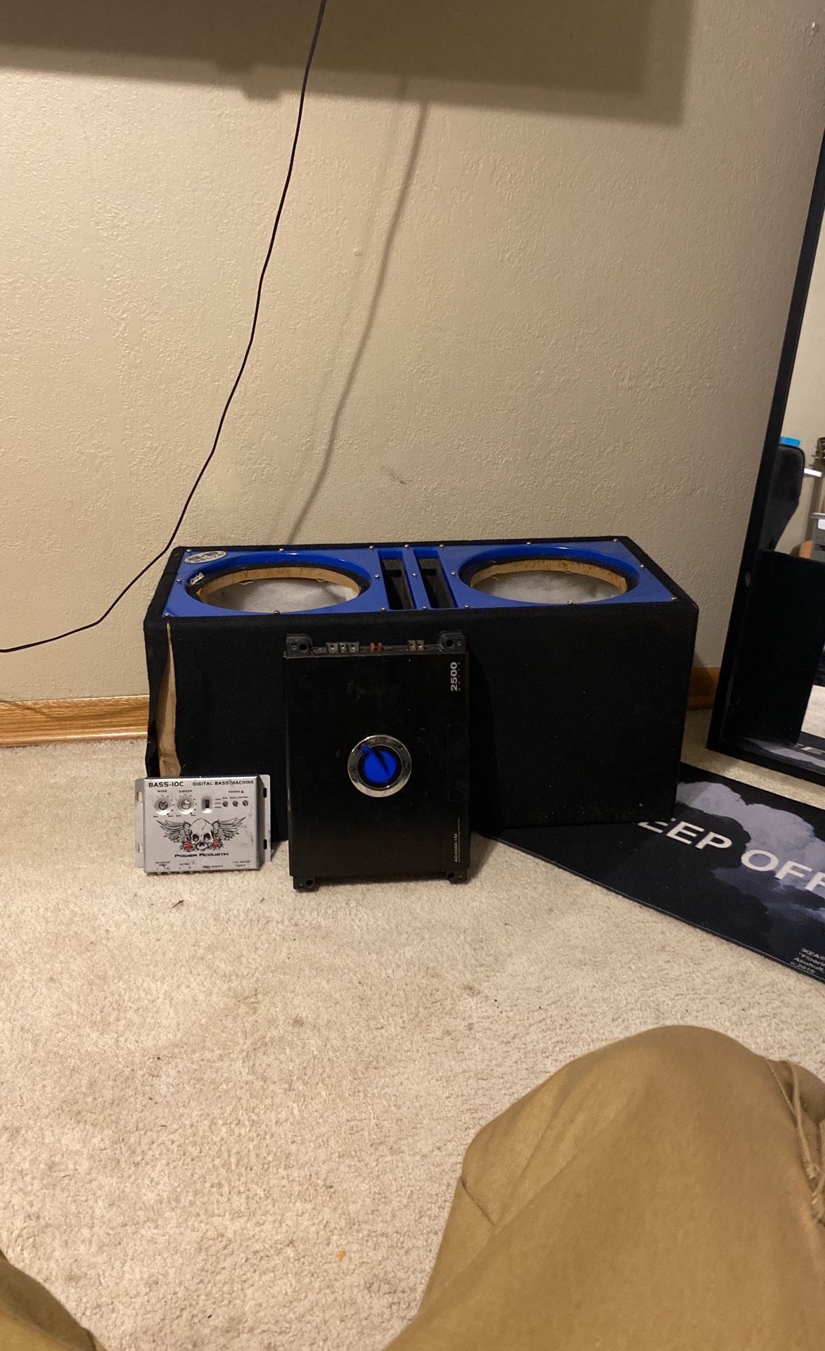 12s Speaker Box With Amp