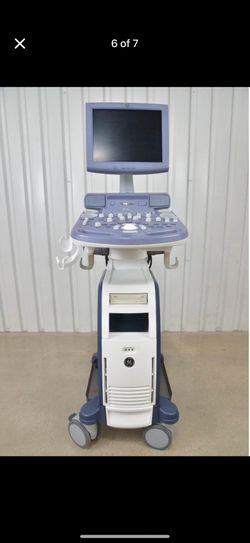GE Ultrasound Machine P8 Voluson