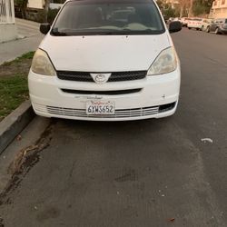Toyota Sienna 