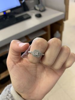 14k white gold ladies ring