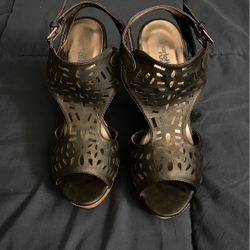 Size 9 Black Wedge Sandals 