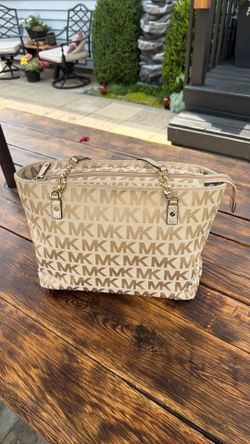 Michael kors purse