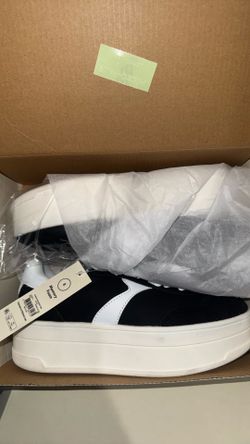 Women’s platform shoes