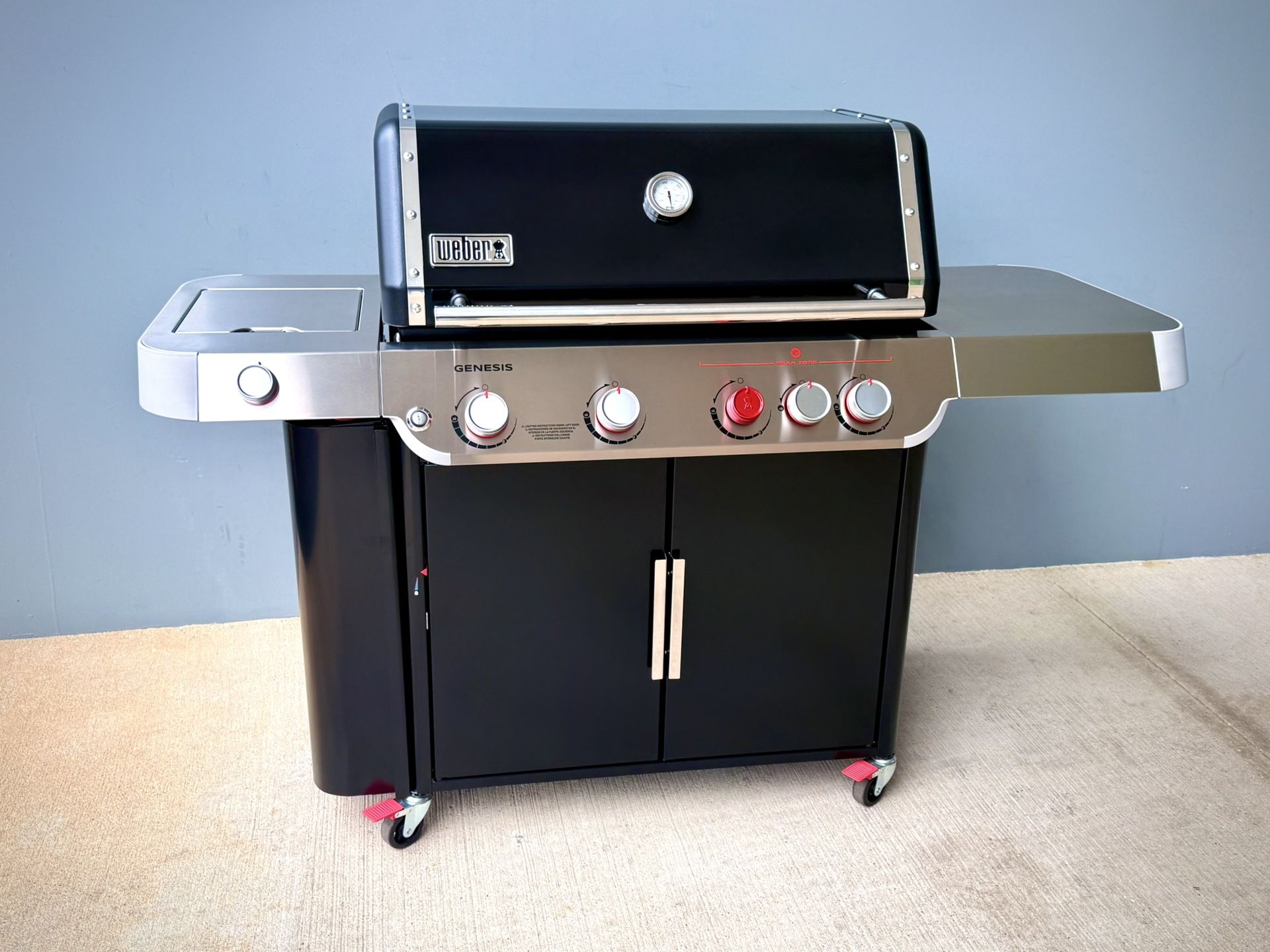 Brand new Weber Genesis E-435 Black 4 -Burner Liquid Propane Gas Grill 1 -Side Burner