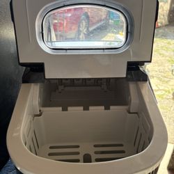 Igloo Self Cleaning Ice Maker 