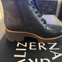 Naturalizer black boots doc martins Size 6W
