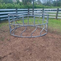 Round Bale Feeder- Cattle