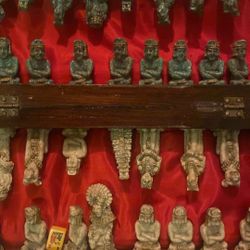 Hand-Carved Mayan Aztec Style Chess Set – Rare Collectible, Complete