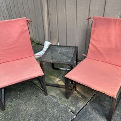 (set)tow Chair and Table 