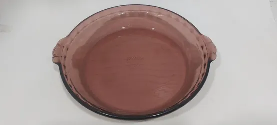 Pyrex Ovenware 9.5 & 9 in Pie Dishes