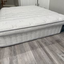 Brand new queen size mattress Queen mattress Leesa Oasis hybrid mattress free delivery Pillowtop mattress