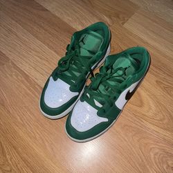 Nike Jordan’s 1 Low In Pine Green