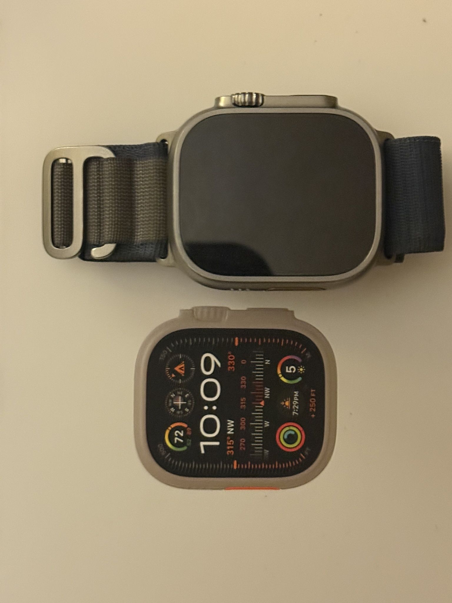 Apple Watch Ultra 2 49mm Titanium Indigo Alpine Loop M