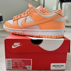 Nike Dunks Low Peach Cream Size 8.5