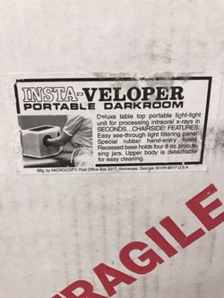 Insta-veloper portable darkroom
