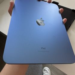 iPad 10th Gen 64GB Blue