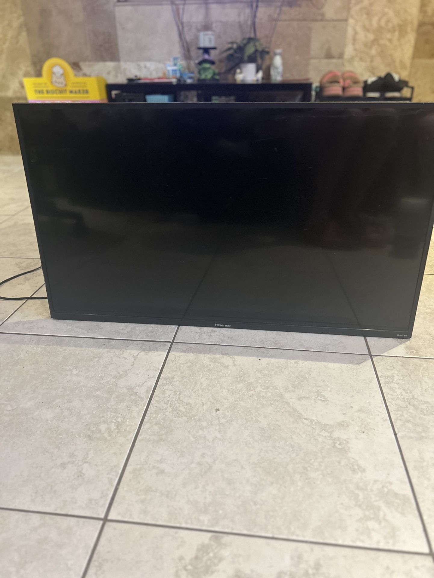 Hisense 40” Roku Smart Tv
