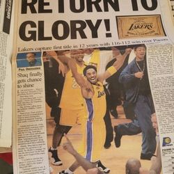 Kobe Bryant Lakers 2000 Championship Newspapers