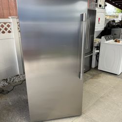 Frigidaire Professional 33 X 70 Like New One Receipt For One Years Warranty 