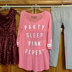 Woman’s Juniors  Xs Clothing Lot Bundle 