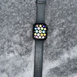 Apple Watch Series 8 (GPS + Cellular)