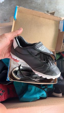 Soccer cleats