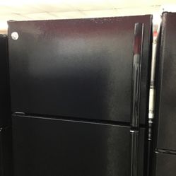 GE 18 Cu Ft Top And Bottom Fridge. 1 year Warranty 