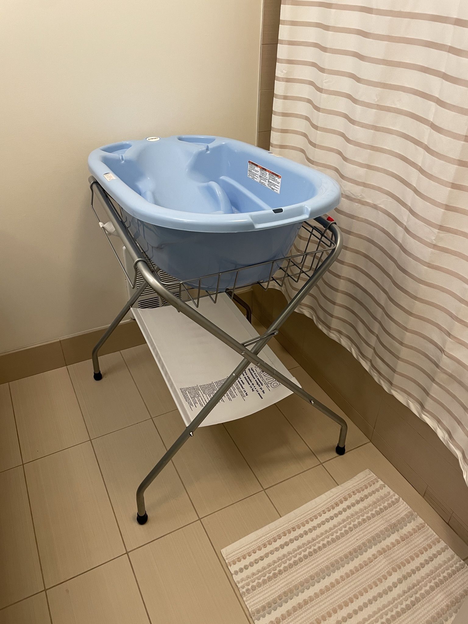 Bathtub + Folding Stand