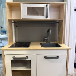 Play kitchen Plus Kitchen Accessories 