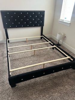 Furniture queen size bed