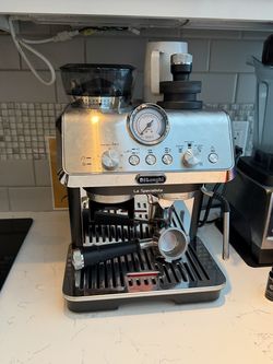 De’Longhi La Specialista Arte Evo Espresso Machine with Cold Brew Technology – Like New