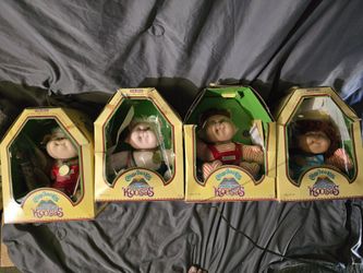 FOUR 1980s Original Caleco Koosas Cabbage Patch Doll In Original Box With Adoption Papers Etc 