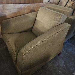 Medium Chairs X3