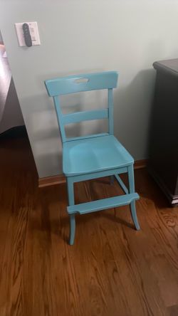 Wood antique child’s chair