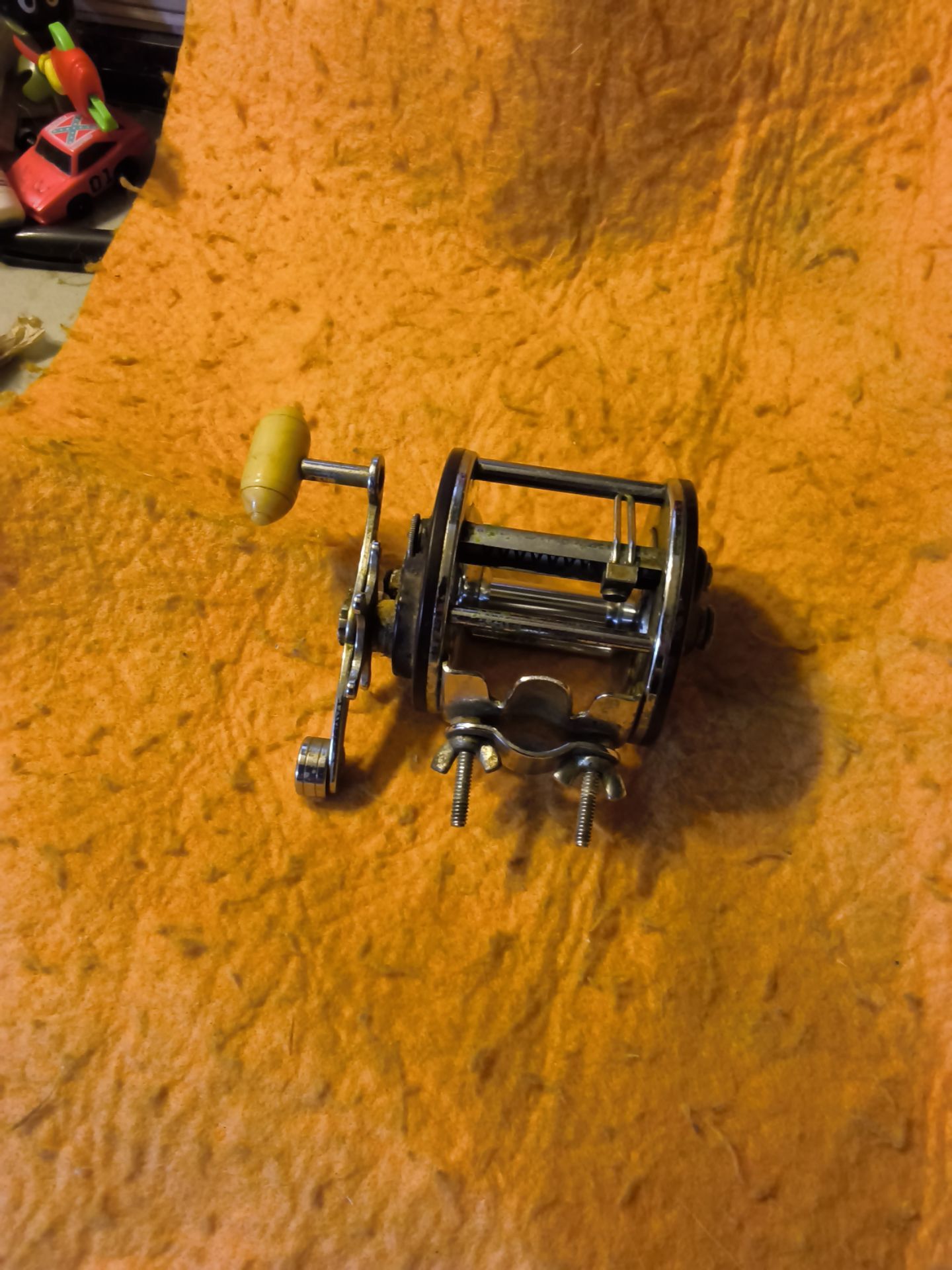 Older great shape collectible fishing reel