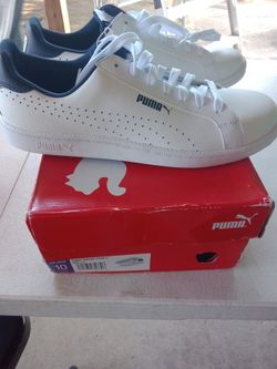 WHITE PUMAS