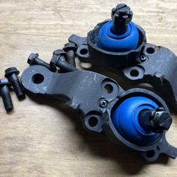 Mevotech Supreme Front Left And Right Ball Joint Pair (PN: MK80522, MK80521)