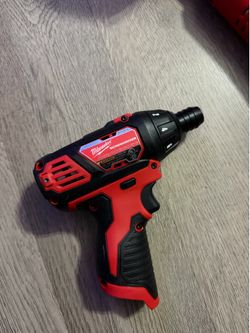 Milwaukee m12 drill