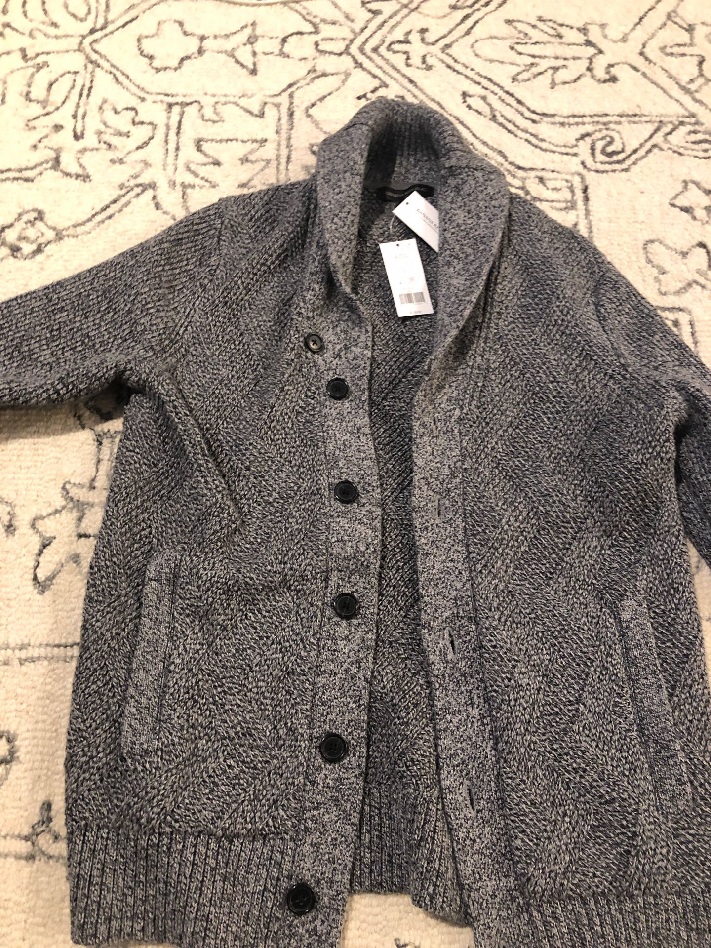 Banana Republic jacket . Brand new men’s small . Super nice for the winter . No trades